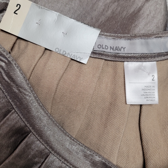 Old Navy Metallic Silver Skater Mini Skirt - Picture 4 of 7